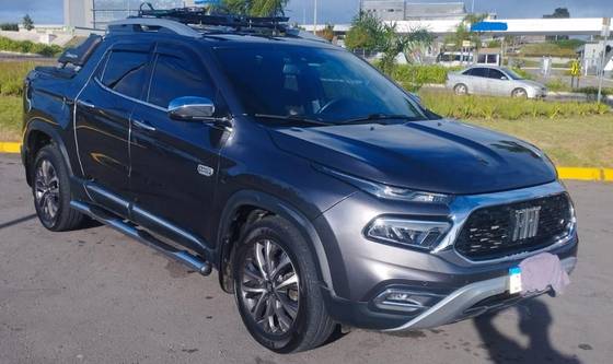 FIAT TORO 2.0 16V TURBO DIESEL RANCH 4WD AT9 FIAT TORO 2.0 16V TURBO DIESEL RANCH 4WD AT9